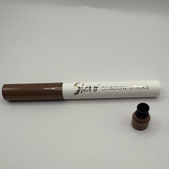 Eye Shadow Stick - Iced Mocha; Belle Beauty Kim Gravel - Picture 4 of 4